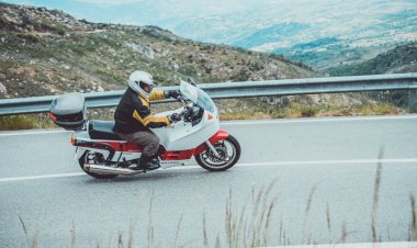 Motos clássicas à conquista da Costa Nova e Beira Baixa