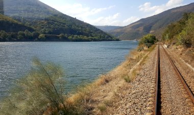 Pelos Trilhos de Portugal-Trilho de São Leonardo de Galafura, Peso da Régua