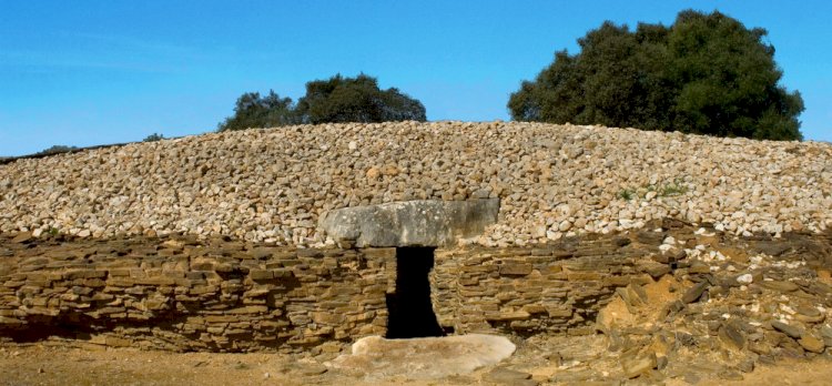 Monumentos megalíticos de Alcalar recebem Oficinas da Pré-História