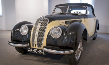 BMW 327 Cabriolet de 1938 reforça colecção do Museu do Caramulo