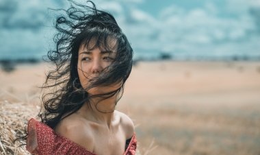 Lika lança Caixa Mágica do album de estreia "Back to Zero"