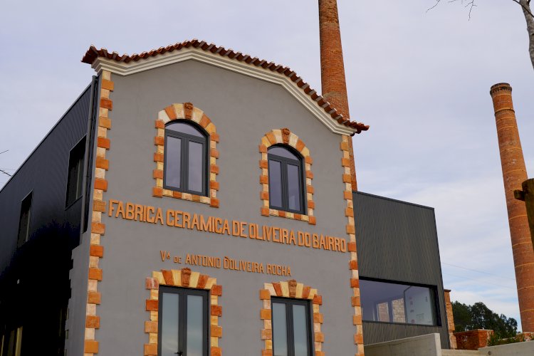Cerâmica Rocha acolhe curso “Tecnologia Cerâmica” promovido pela Universidade de Aveiro e  pelo Centro Tecnológico da Cerâmica e do Vidro