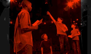 Academia de Juventude e das Artes da Ilha Terceira com aulas de formação de teatro, dança e piano para jovens