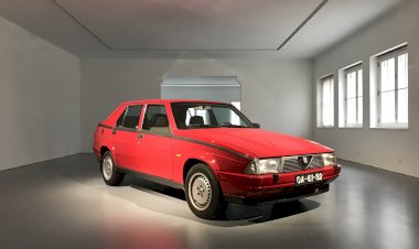 Alfa Romeo 75 Turbo reforça colecção do Museu do Caramulo