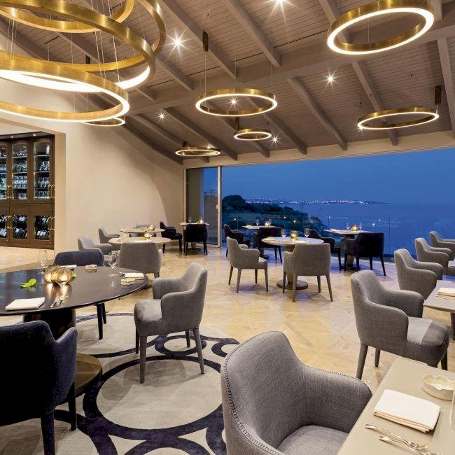 Restaurante Ocean, no concelho de Lagoa distinguindo com o prémio de melhor restaurante do mundo.
