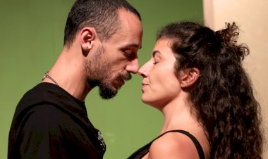 "Pertinho da Torre Eiffel" de Abel Neves estreia  a 18 de Novembro, no Teatro da Rainha