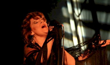 Em Dia de São Martinho no Casino Estoril Deolinda de Jesus apresenta novo álbum