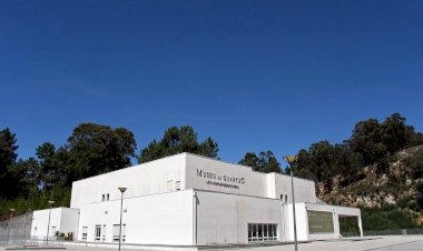Museu do Quartzo recebe duas novas exposições dedicadas ao Quartzo e ao Planeta