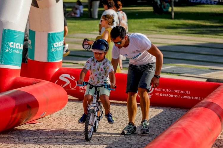 Troféu Alves Barbosa desafia crianças a aprender a andar de bicicleta