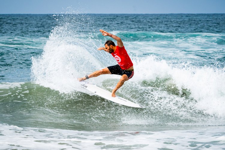 Seleção Nacional entra em força no Mundial ISA de surf 2022