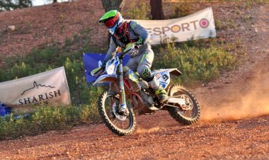 BP Ultimate Adventure Team na Baja TT Sharish Gin