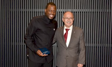 Município de Loulé congratula-se com atribuição de  Globo de Ouro a Dino D’Santiago