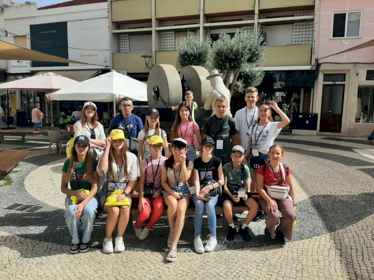 Jovens ucranianos participam durante três semanas num campo de férias em Portimão