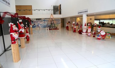 Átrio da Câmara Municipal acolhe exposição de Pais Natais