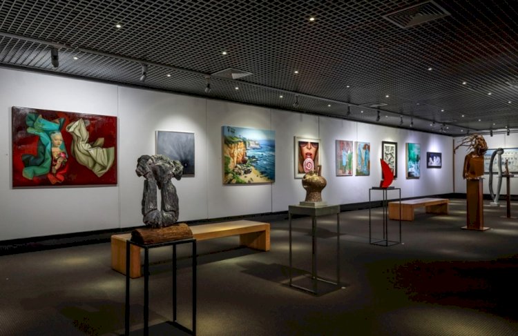 Galeria de Arte do Casino Estoril prolonga Salão de Outono até 17 de Janeiro