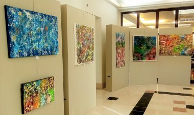 Exposição Pintura, minha terapia patente na Biblioteca Municipal de Cantanhede