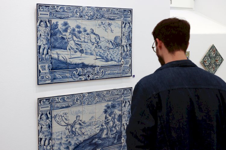 Arte da azulejaria em exposição na Galeria do 11