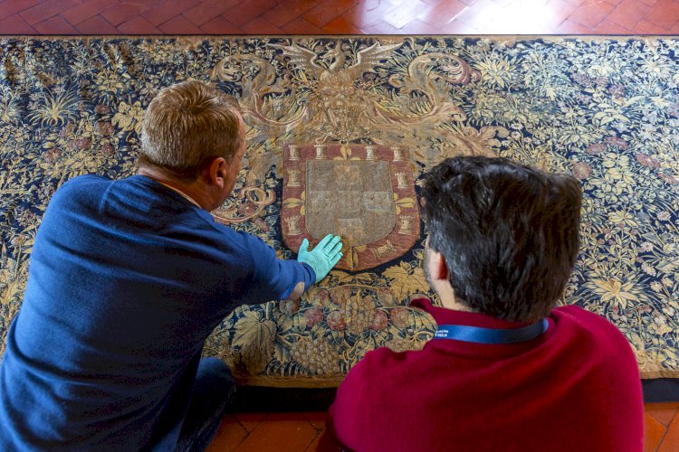 Rara tapeçaria do século XVI  regressa ao palácio de Sintra após restauro