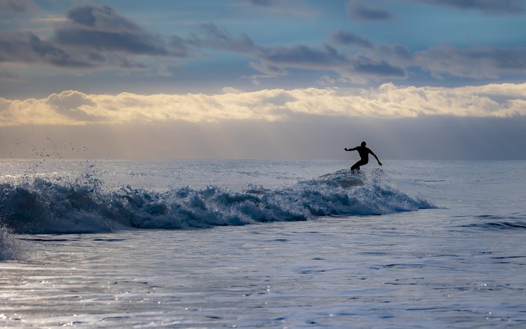Federação Portuguesa de Surf selecciona lote de surfistas para projecto olímpico