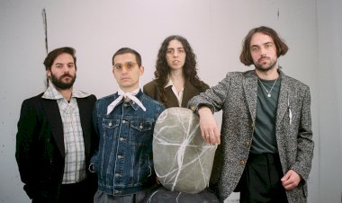 "Sing Something For Us Now" é o tema de avanço do novo disco