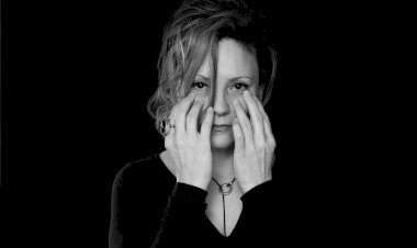 Nina Nastasia está de volta com "Riderless Horse" em concerto depois de 12 anos de silêncio