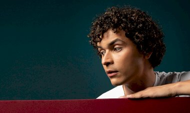 Max Petterson apresenta “Bôcu Bonjour” no Salão Preto e Prata do Casino Estoril