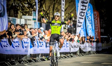 Mauricio Moreira triunfa em solitário