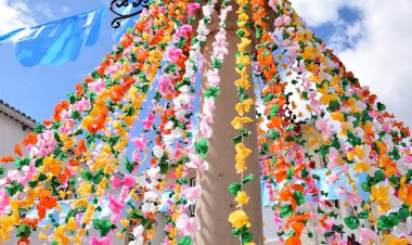 Durante a Páscoa milhares de flores nas ruas de Constância 7 a 10 de Abril