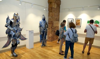 Exposição dos trabalhadores da Câmara com arte diversa