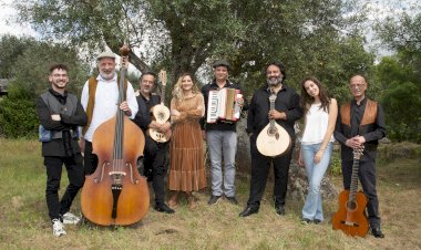 Grupo Zanguizarra nas comemorações do 25 de Abril em Reguengos de Monsaraz