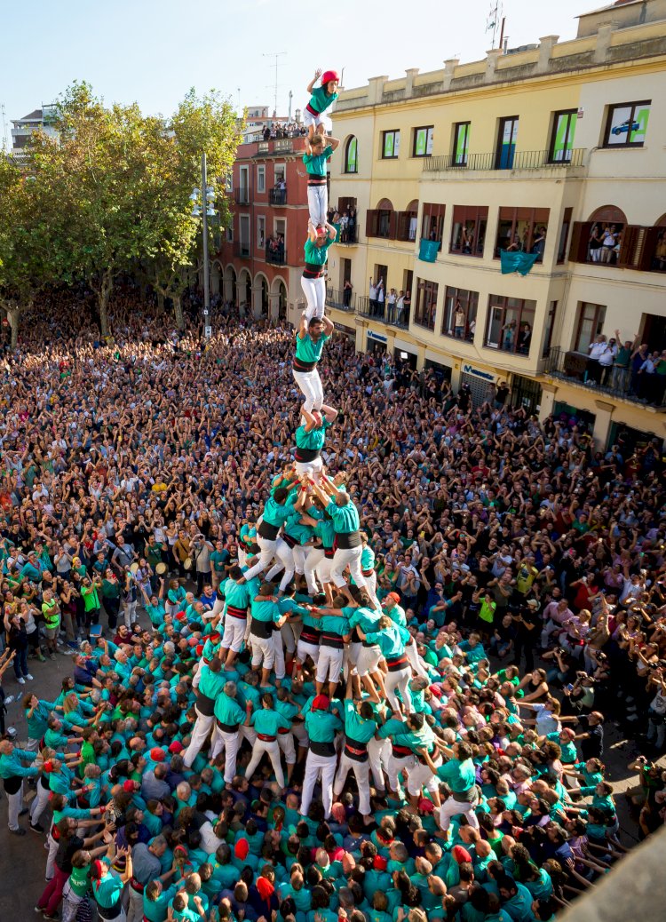 As torres humanas da Catalunha chegam a Portugal no âmbito da celebração do Dia de Sant Jordi
