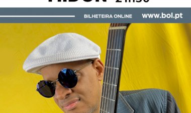 Guitarrista Raul Midón actua no teatro Stephens