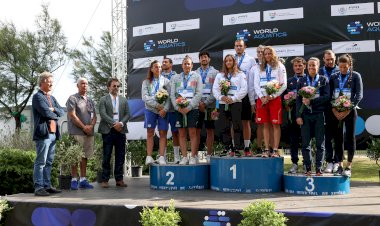 Equipa da Hungria vence prova de estafetas mistas na natação em águas abertas