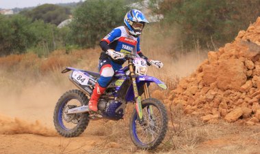 Martim Ventura em Yamaha vence Baja Loulé