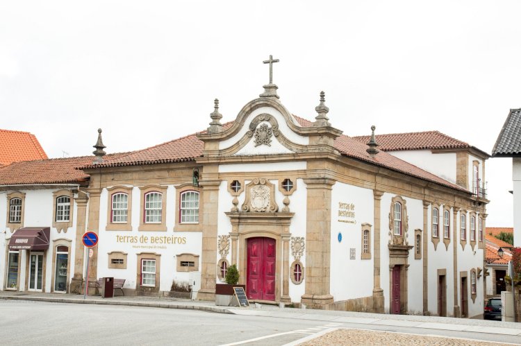 Museu Terras de Besteiros recebe exposição de Pedro de Figueiredo