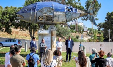 Escultura "Atum" homenageia os homens e mulheres das conserveiras de Albufeira