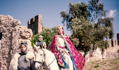 Mercado Medieval de Óbidos recria o escândalo do séc. XIII numa guerra entre rainhas