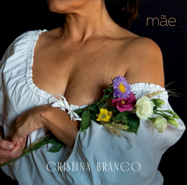 Cristina Branco revela capa do novo álbum 'Mãe' e anuncia concertos de apresentação