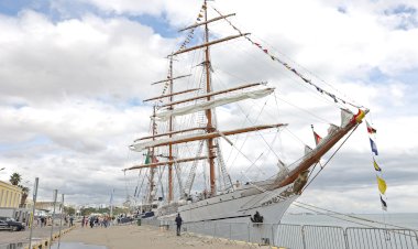 Navios emblemáticos foram estrelas nas Festas da Baía