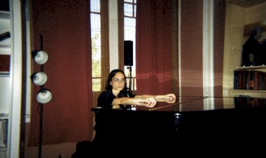 Catarina Branco é a artista da CLAV LIVE SESSIONS | TOUR