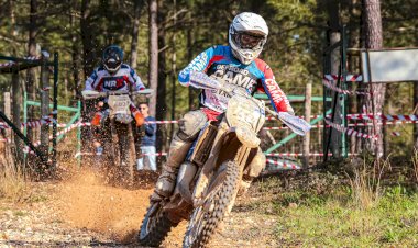 Campeão Domingos Cunha com dupla vitória