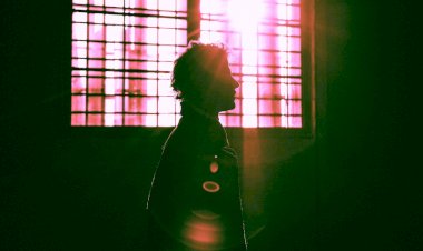 O novo disco de Julius Gabriel explora os caminhos subterrâneos da criatividade