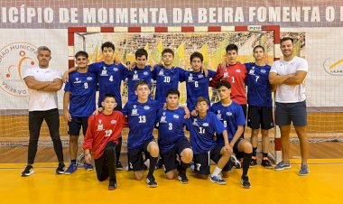 Equipa Sub-16 da Escola de Andebol de Moimenta da Beira na 2ª fase do Campeonato Nacional
