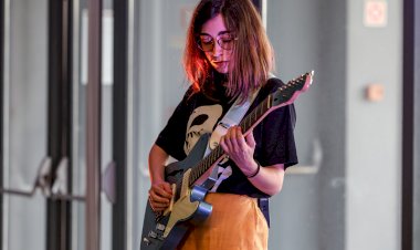 Inóspita em concerto de guitarra no rooftop do Fórum Luísa Todi