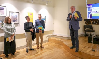 Catorze trabalhadores do município expõem na Biblioteca