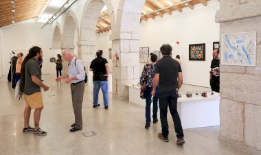 Artes visuais colectivas na Galeria Municipal do 11
