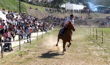Corridas de Passo Travado atraem muito público ao novo Parque Urbano
