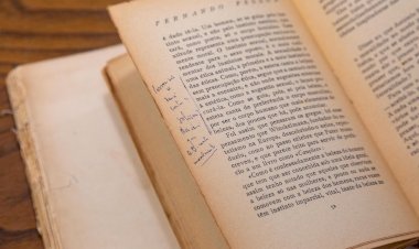 Exposição sobre a Biblioteca Pessoana de Eduardo Lourenço doada pelo autor à BGUC