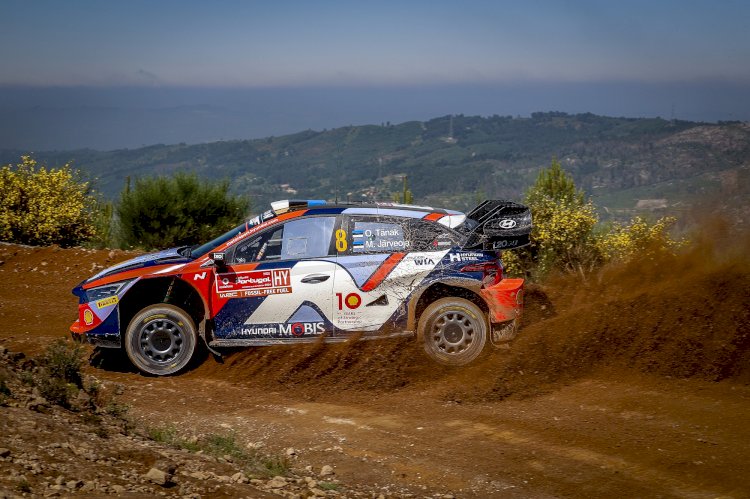 Ogier (Toyota) e Tanak (Hyundai) separados por 11,9 segundos para o derradeiro dia do Vodafone Rally de Portugal