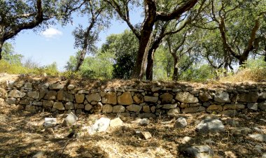 Campanha arqueológica no Sítio Arqueológico do Cerro do Castelo de Alferce